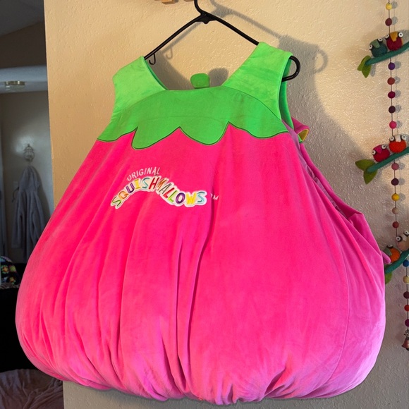 EUC SQUISHMALLOWS pink, plush  Gwendolyn the Neon Strawberry Bat - Picture 7 of 11